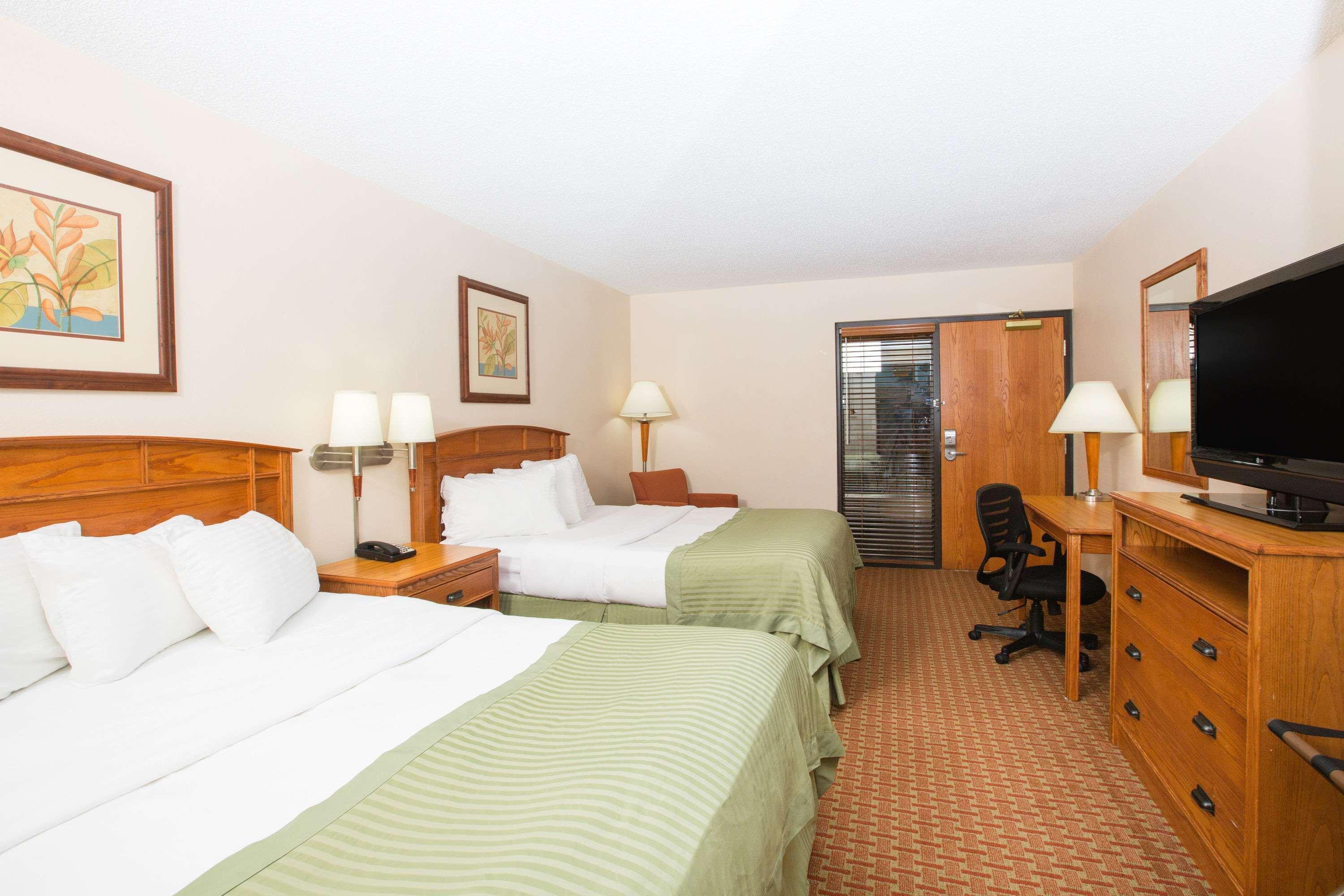 Ramada By Wyndham Des Moines Tropics Resort & Conference Ctr Urbandale Exterior foto