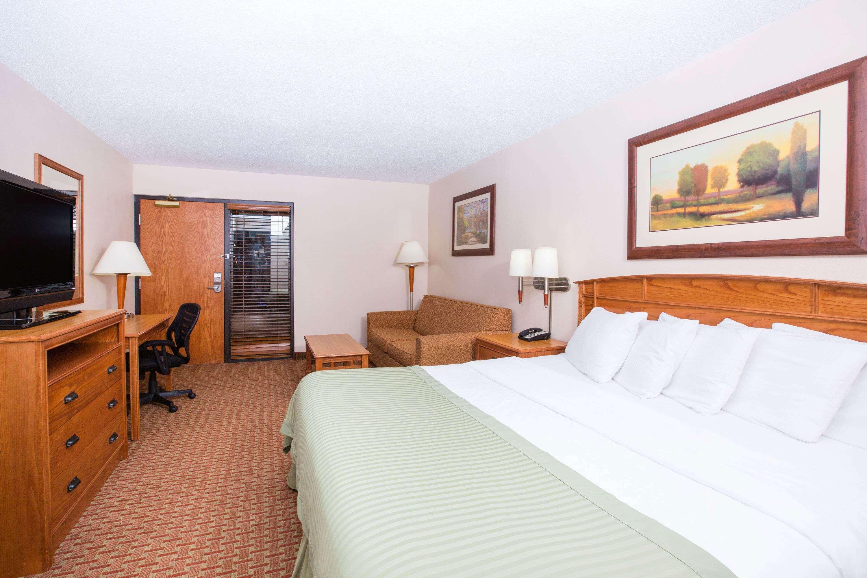 Ramada By Wyndham Des Moines Tropics Resort & Conference Ctr Urbandale Exterior foto