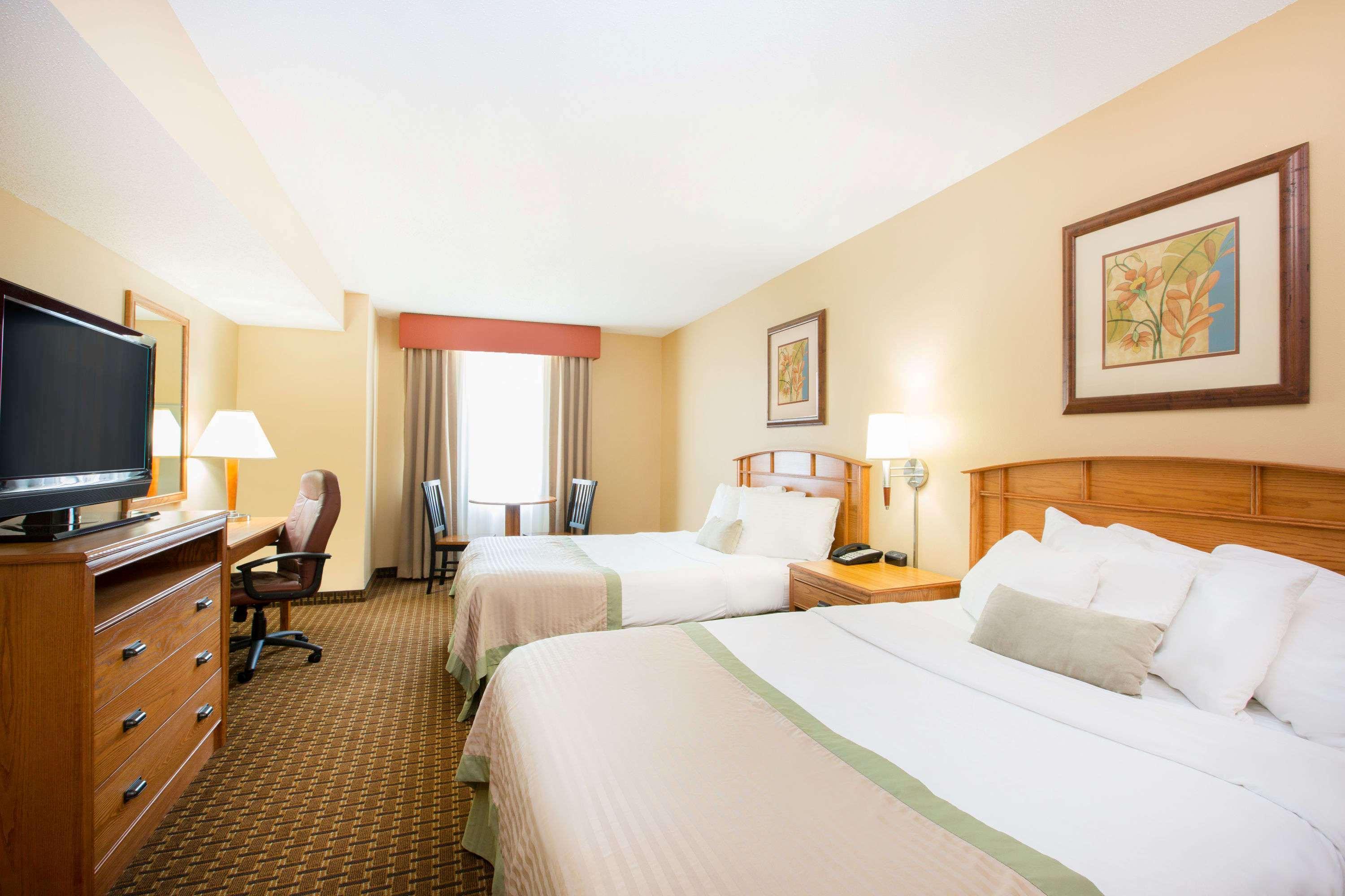 Ramada By Wyndham Des Moines Tropics Resort & Conference Ctr Urbandale Exterior foto