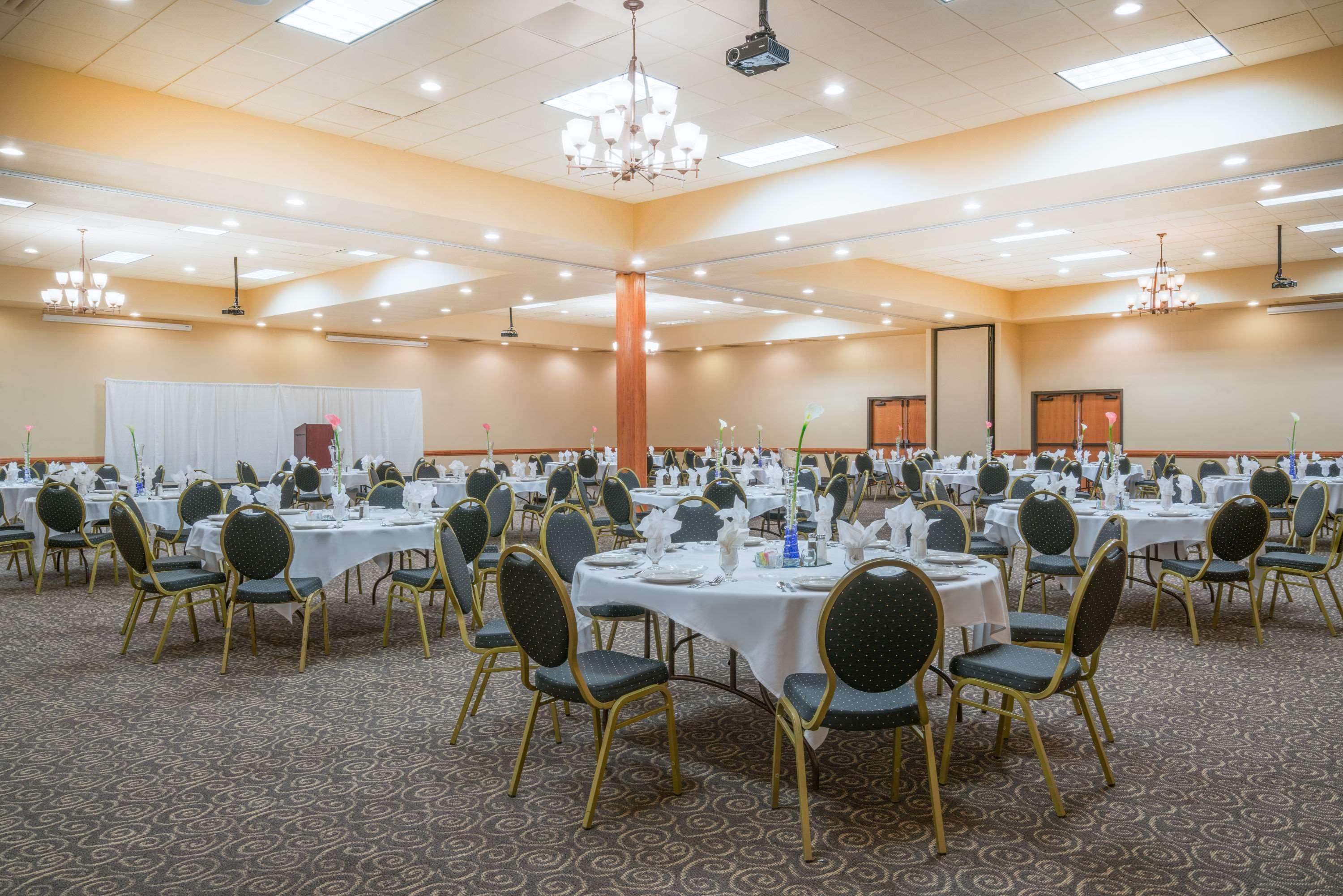 Ramada By Wyndham Des Moines Tropics Resort & Conference Ctr Urbandale Exterior foto