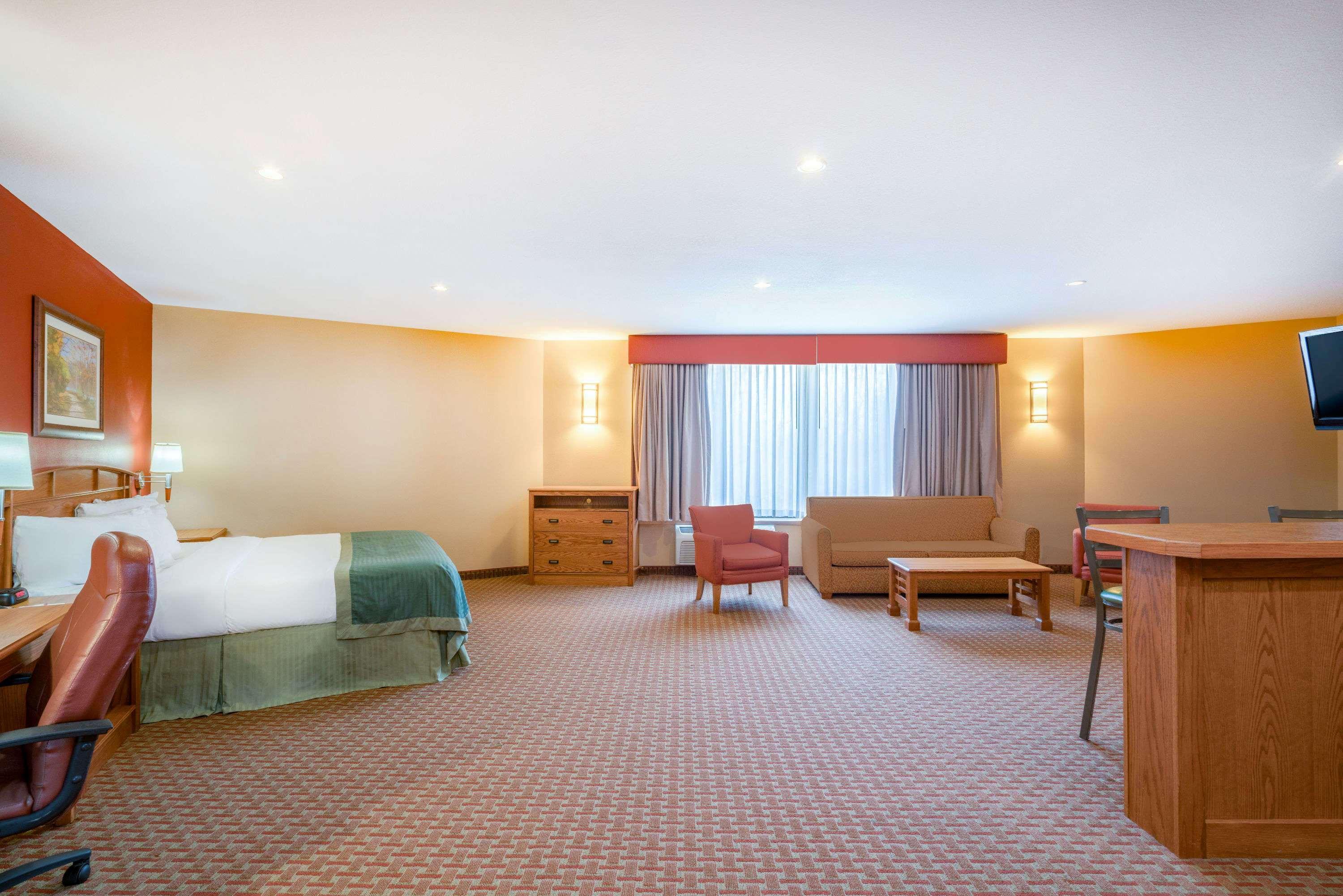 Ramada By Wyndham Des Moines Tropics Resort & Conference Ctr Urbandale Exterior foto